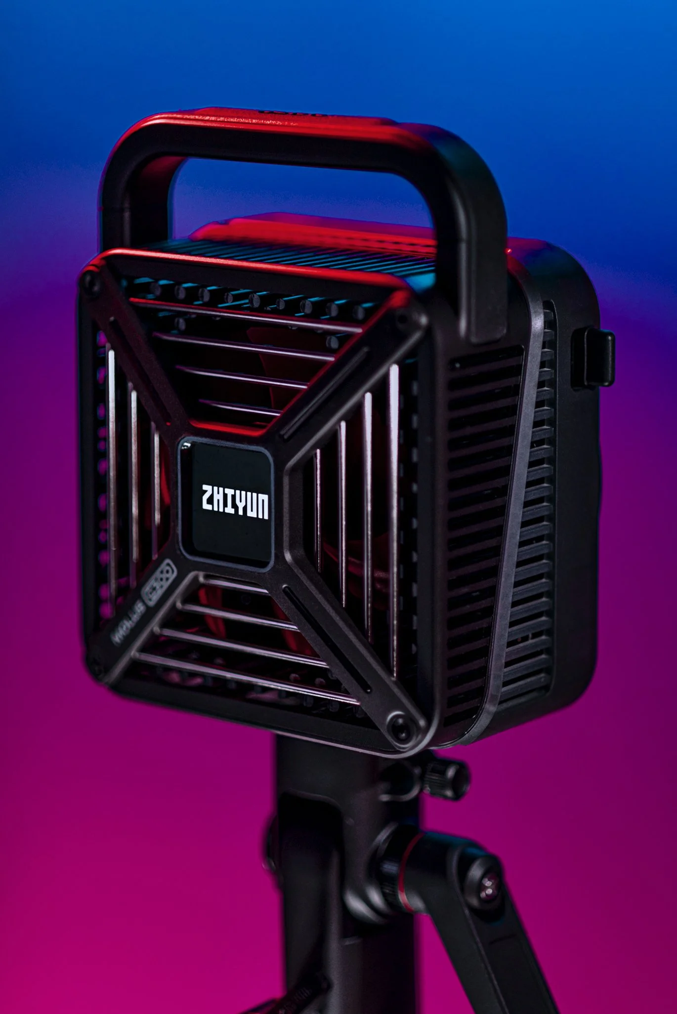 Review: What makes the new ZHIYUN Molus G300 unique? — Jake Hicks